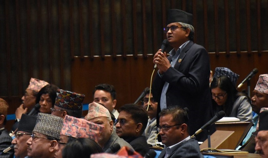 लोकप्रियताका लागि सत्ताकै नेताहरुले सरकारविरुद्व वक्तव्यवाजी गरेको देखियो : सूर्य थापा