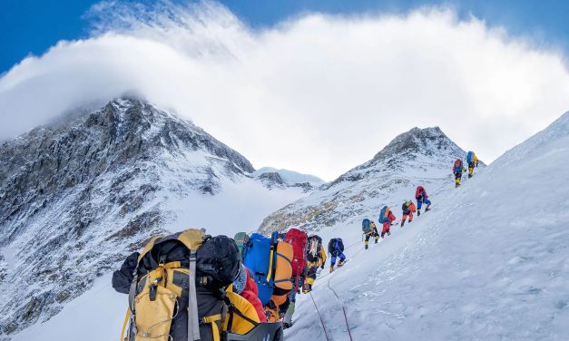 सगरमाथामा नयाँ कीर्तिमान बनाउने प्रतिस्पर्धा