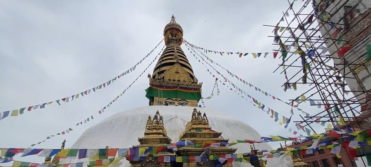 स्वयम्भूनाथ क्षेत्रमा बौद्धमार्गीको घुइँचो, बुद्धको अस्तुधातु दर्शनका लागि राखियो