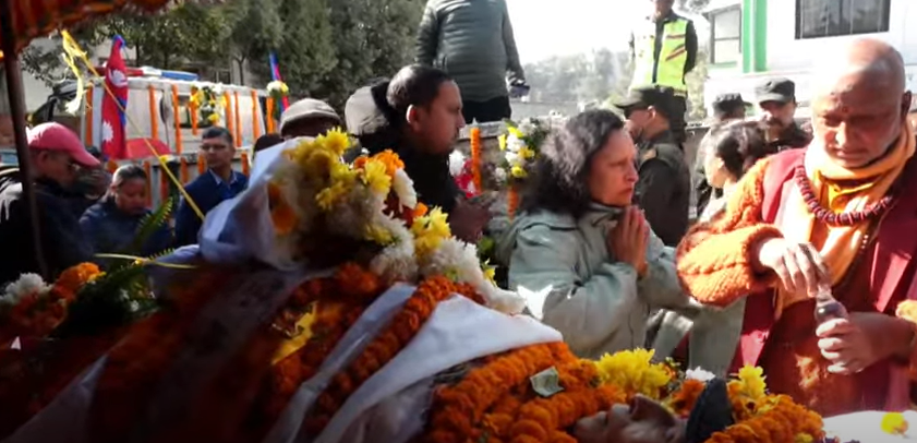 अन्तिम श्रद्वाञ्जलिका लागि पूर्वमेयर सिंहको पार्थिव शरीर सानेपा ल्याइयो (भिडियो सहित)