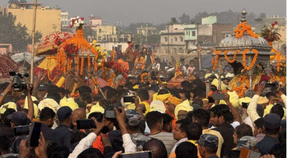 जानकी मन्दिरमा भक्तजनको भीड