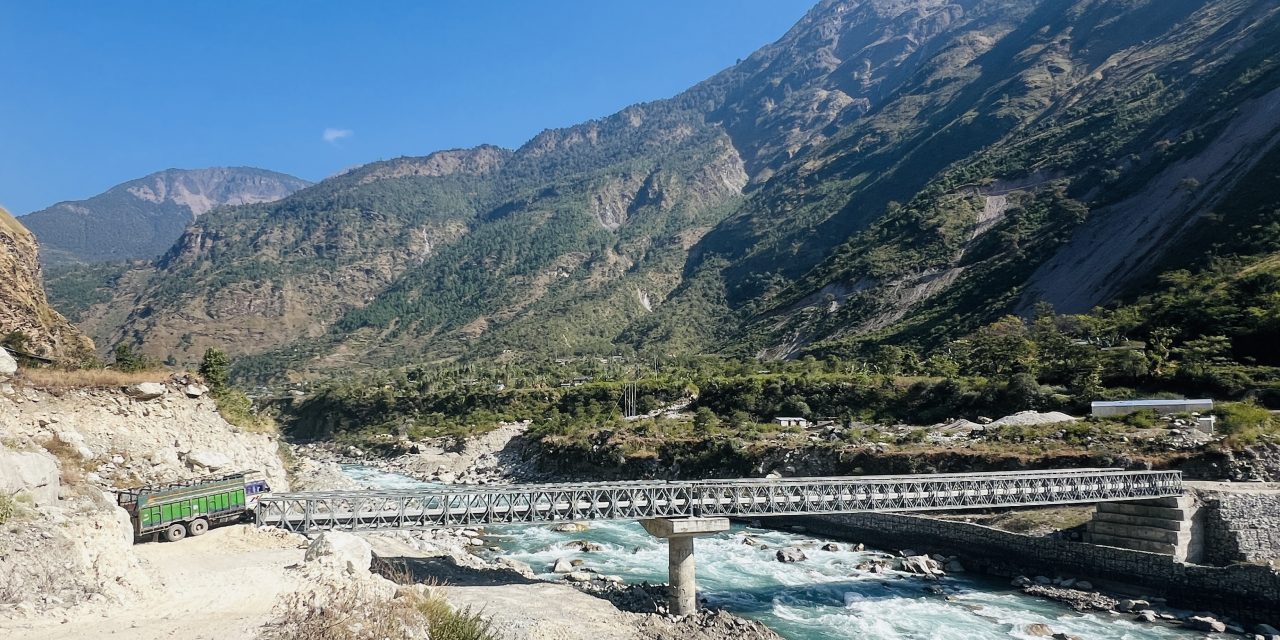 कर्णाली समृद्धिको आधार बन्दै सडक, स्याउ र जडीबुटीले पाउन थाल्यो बजार