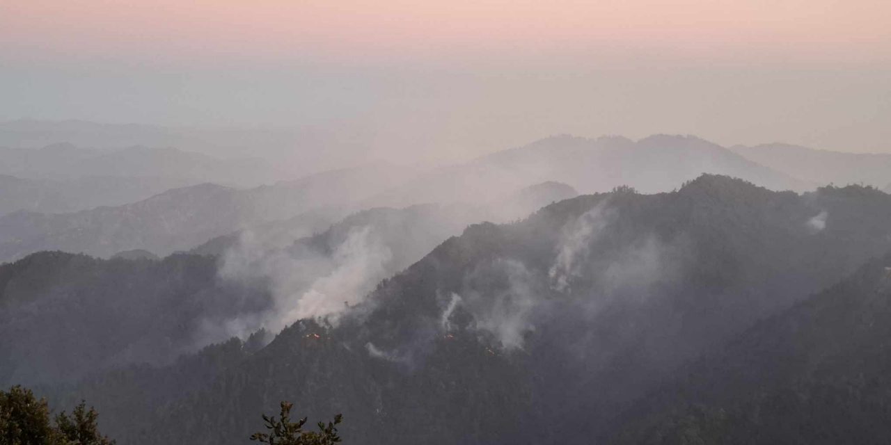 काभ्रेको महाभारत जंगलमा आगलागी : सेना परिचालन, पर्यटकीय क्षेत्रमा जान रोक