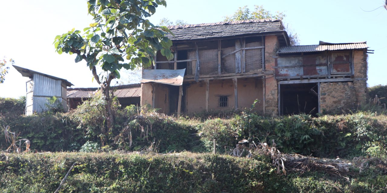 मान्छे बेगरका घरहरु…