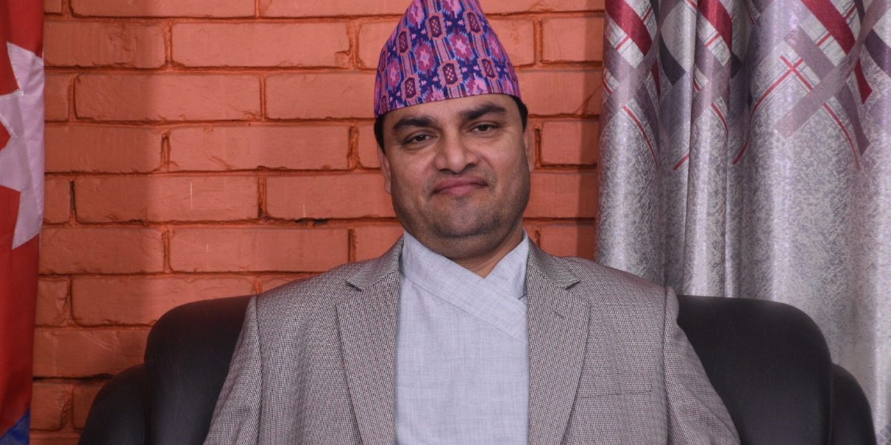 स्वास्थ्य बीमामा सुधारका लागि स्वास्थ्य मन्त्री प्रदीप पौडेलद्वारा कार्ययोजना सुरु