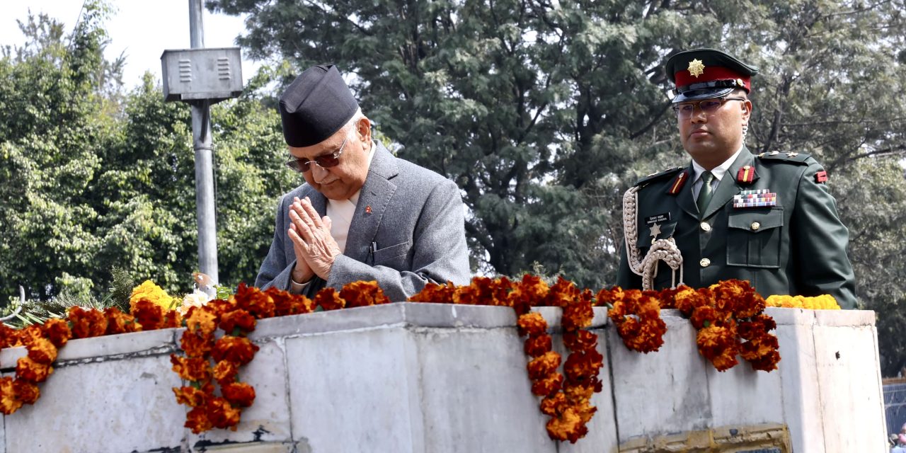 प्रधानमन्त्रीद्वारा सहिदहरुप्रति श्रद्धाञ्जली अर्पण (तस्बिरमा)
