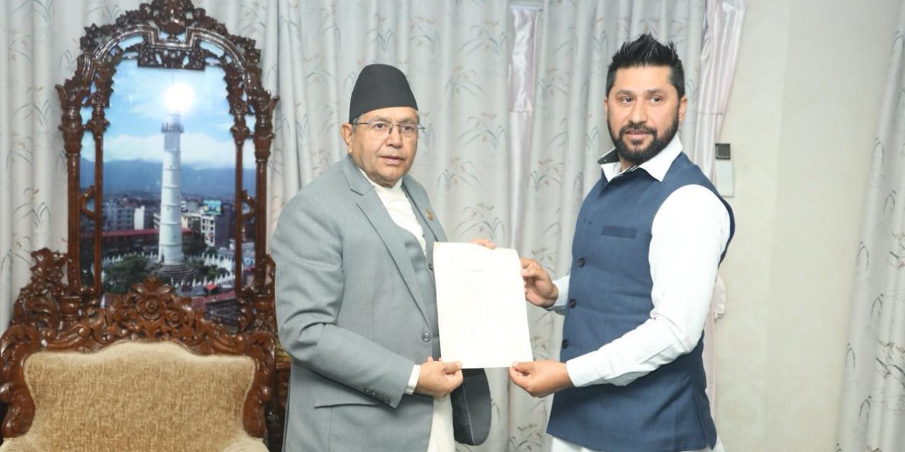 निलम्बन फुकुवाको आग्रह गर्दै सभापतिलाई रविले बुझाए निवेदन