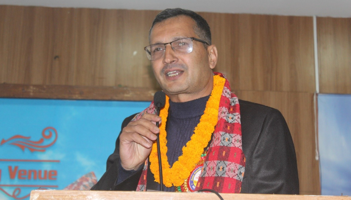 कर्मचारीहरू आफू दुधले नुहाउन लेखापढी व्यवसायीतिर हिलो छ्याप्छन् : अध्यक्ष सिताराम दाहाल