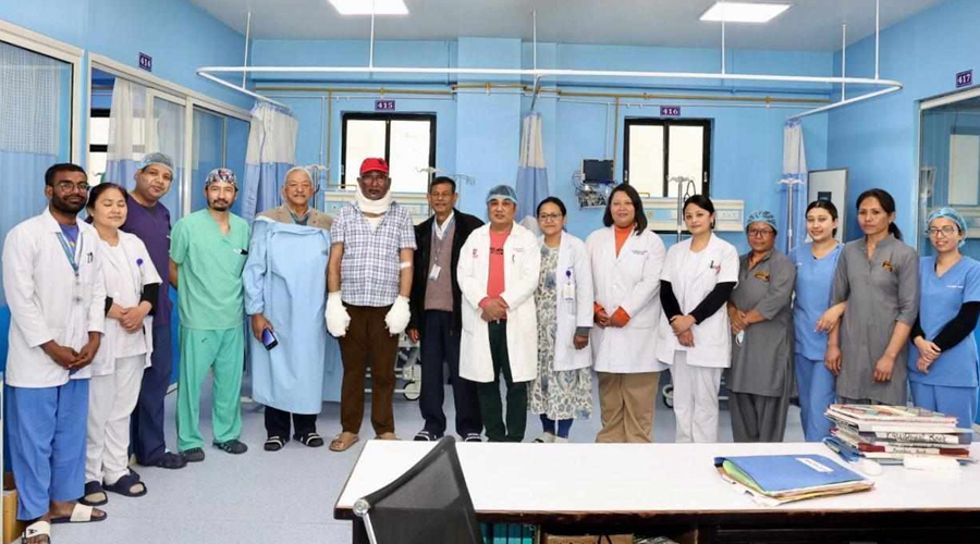 अर्थमन्त्री पौडेल डिस्चार्ज, मेयर आचार्य अस्पतालमै