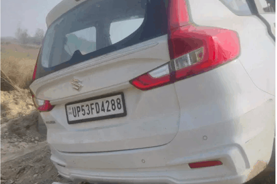 कुम्भमेलाबाट फर्किदै गरेको नेपाली सवारी दुर्घटना, तीन जनाको मृत्यु