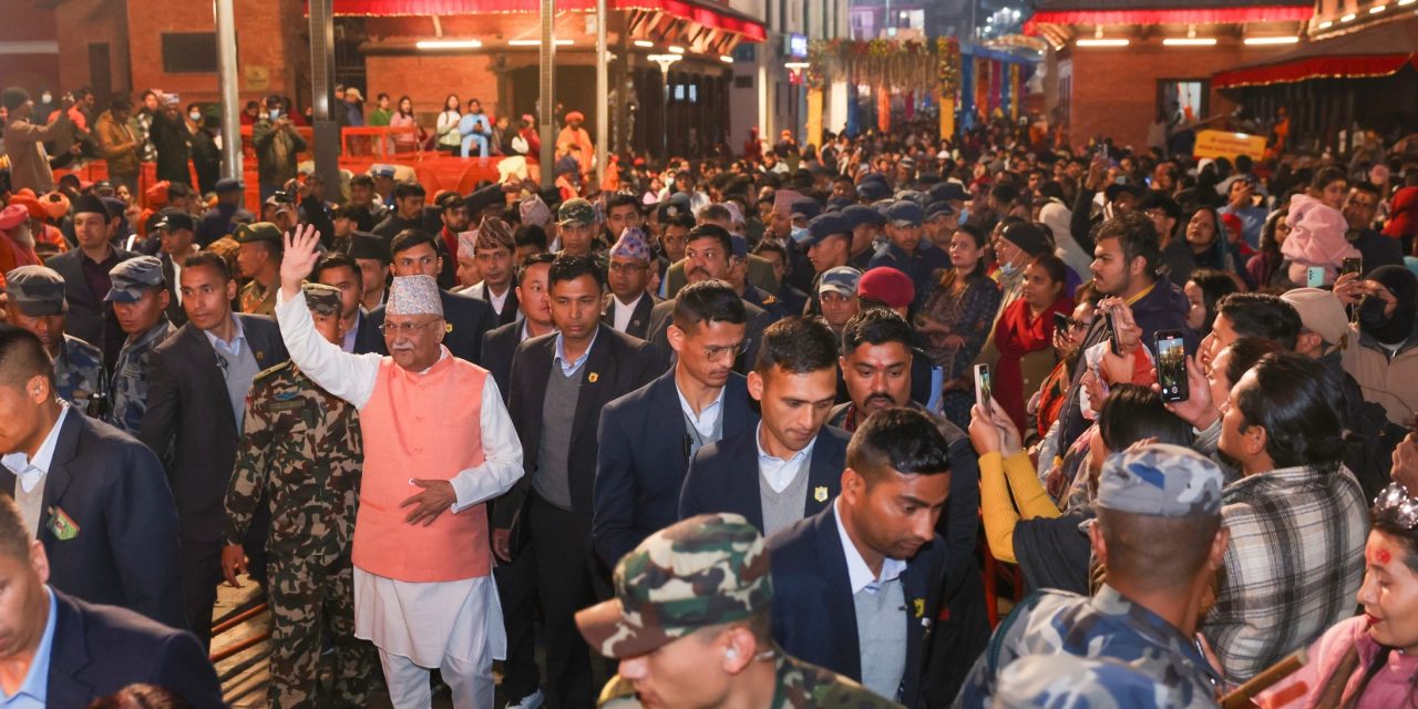 महाशिवरात्रिको पूर्वसन्ध्यामा प्रधानमन्त्री ओली पशुपतिमा