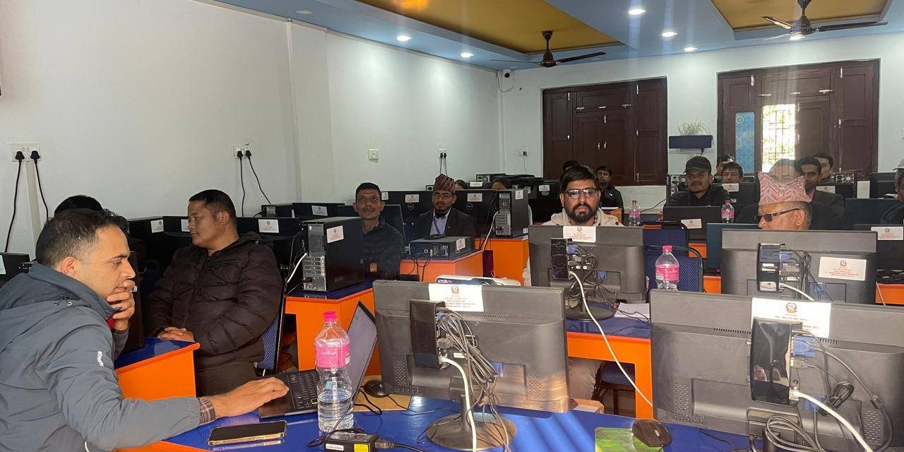सामुदायिक विद्यालयका शिक्षकलाई प्रविधिमा दक्ष बनाइँदै