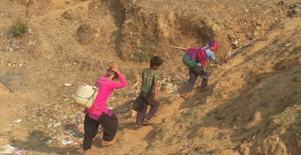 खानेपानी समस्या, खोलाकै पानी पिउँछन् स्थानीय