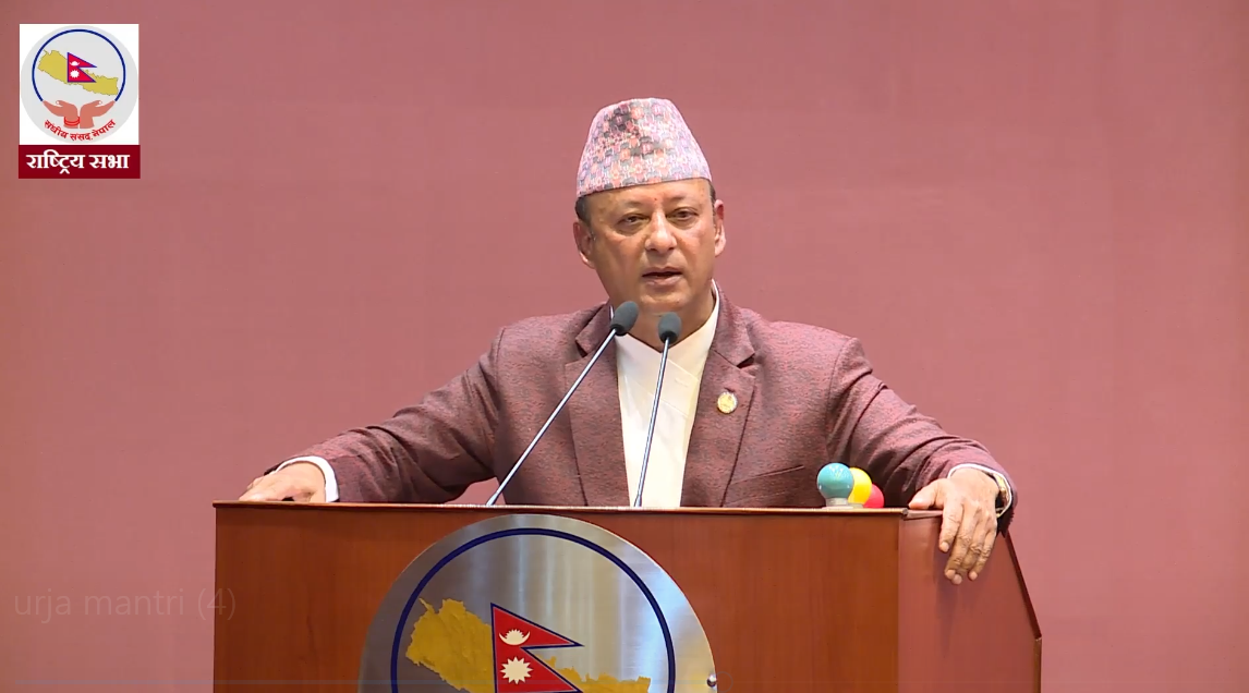 साँझको समय घरमै पनि लोडसेडिङ हुने अवस्था छ : उर्जामन्त्री खड्का