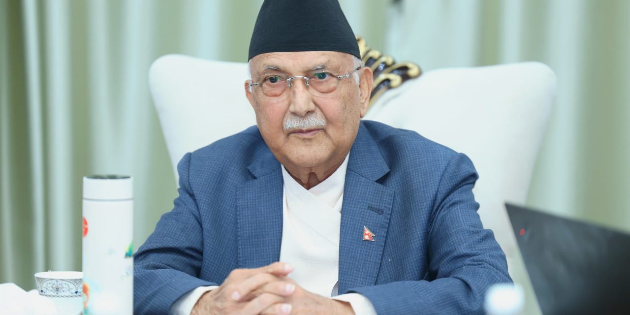 योजना आयोगका पदाधिकारीसँग छलफलः गरिबी निवारणलाई पहिलो प्राथमिकतामा राख्न प्रधानमन्त्रीको निर्देशन
