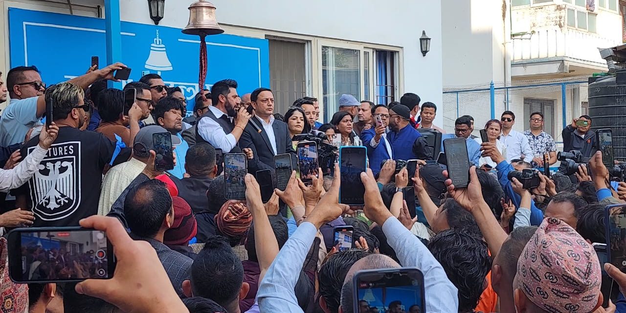 दुई तिहाईको सरकारले मलाई ज्यूँदै छोड्नु नै मेरो जित हो : रवि लामिछाने