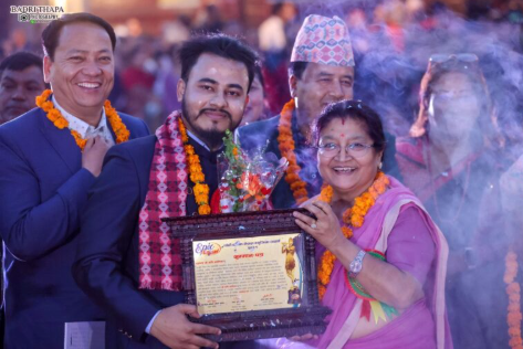 प्राइम टाइम्स टेलिभिजनका पत्रकार ऋषि थपलिया सम्मानित