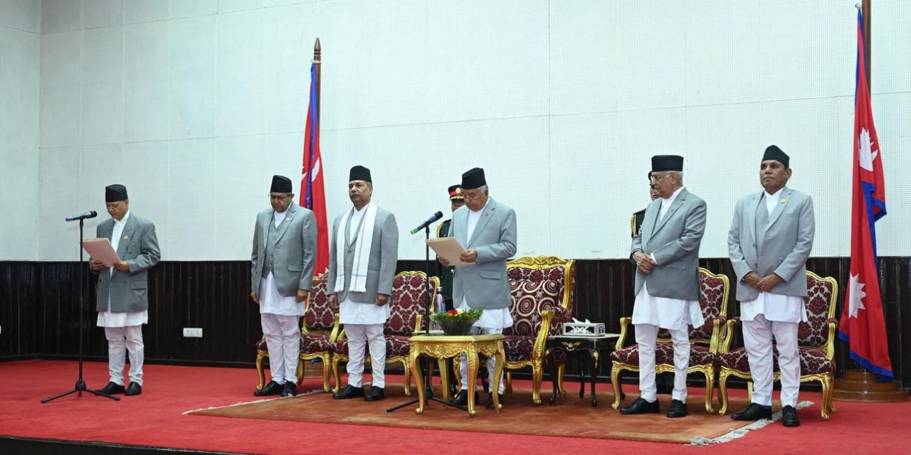 नवनियुक्त शिक्षामन्त्री पन्तद्वारा पद तथा गोपनीयताको शपथ ग्रहण