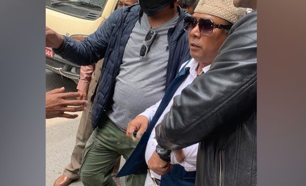 किन पक्राउ परे रेशम चौधरी ?