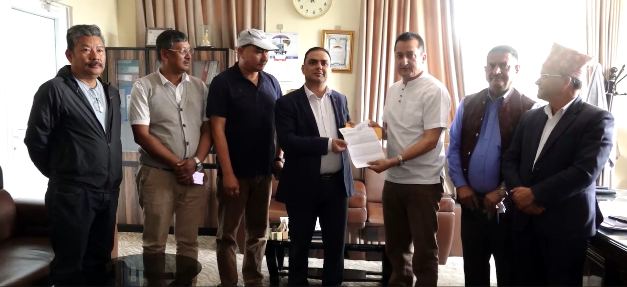 निरन्तर प्रदर्शनबाट मर्कामा यातायात महासंघ, सहज सञ्चालनको बाटो नखुले आन्दोलनमा जाने चेतावनी