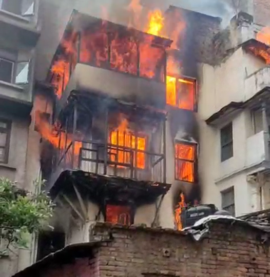 ग्यास चुहिएर मखनटोलमा आगलागी, एक जनाको मृत्यु