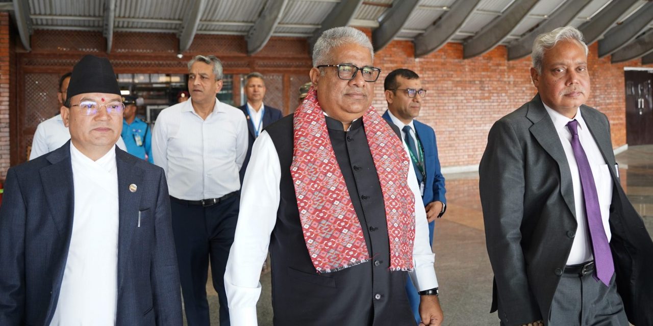सगरमाथा संवादमा भाग लिन भारतीय वनमन्त्री यादव नेपालमा