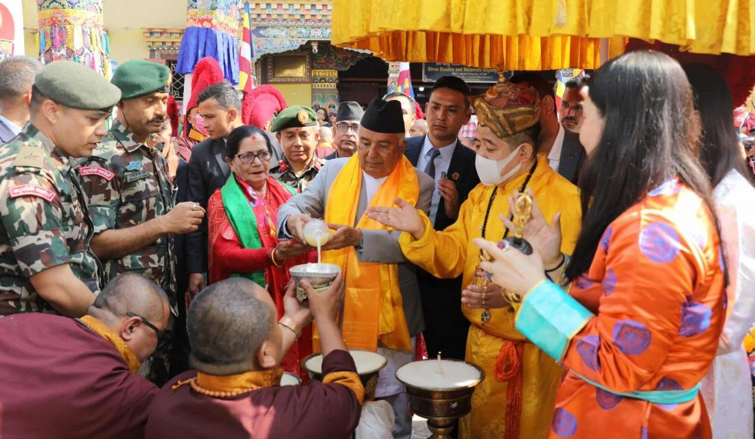 राष्ट्रपतिद्वारा बौद्धस्थित ल्हाखाङ गुम्बामा पूजा, आराधना