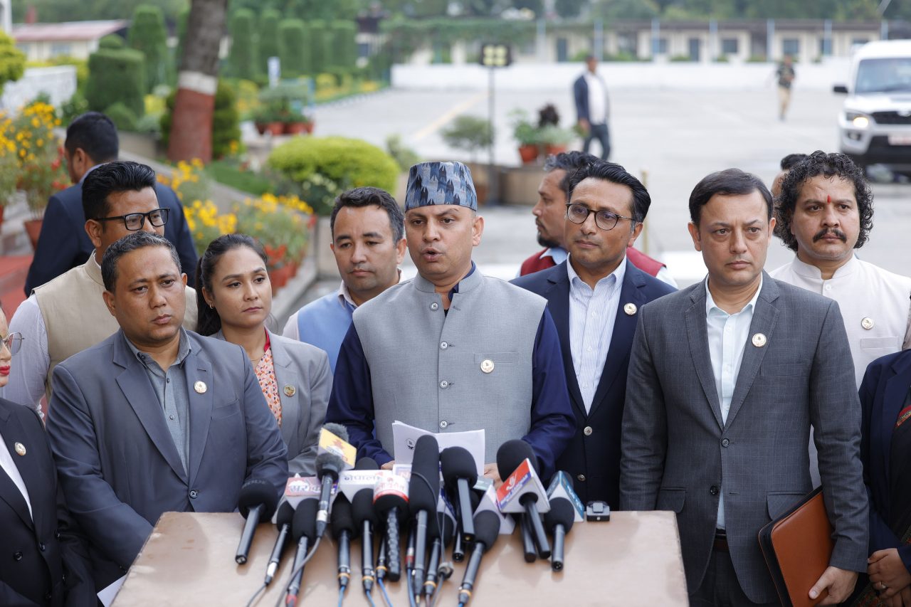 भिजिट भिसा प्रकरणमा छानबिन आयोग नबनेसम्म रास्वपाले आन्दोलन जारी राख्ने