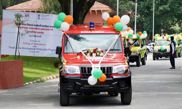 भारत सरकारद्वारा नेपालका विभिन्न जिल्लामा ४० वटा एम्बुलेन्स उपहारस्वरुप प्रदान