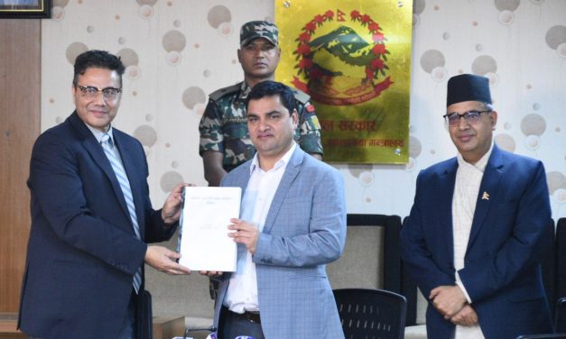 नागरिकले उचित मूल्यमा औषधि पाउने वातावरण तयार गर्छौं : मन्त्री पौडेल