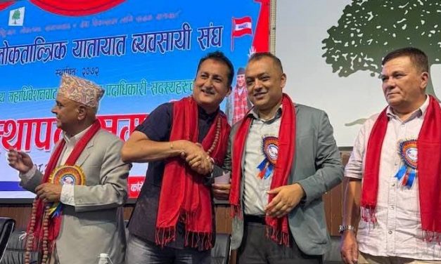 यातायात व्यवसायी राष्ट्रिय महासंघका वरिष्ठ उपाध्यक्ष सिटौला काँग्रेस प्रवेश
