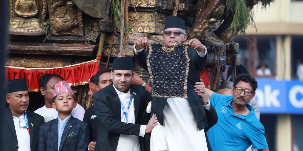 रातो मच्छिन्द्रनाथको भोटो देखाइयो, राष्ट्रपतिद्वारा अवलोकन