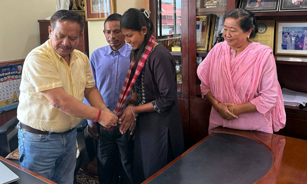 ४ जीपीए ल्याएकी गोमालाई मीनबहादुर गुरुङ एमबीबीएससम्म पढाइदिने