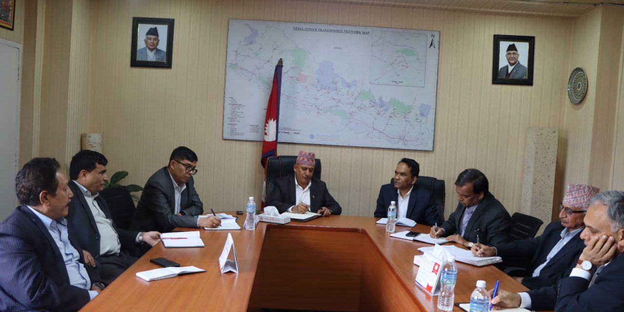 आगामी आवको मौद्रिक नीतिबारे योजना आयोग उपाध्यक्ष र राष्ट्र बैंकका गर्भनरबीच छलफल